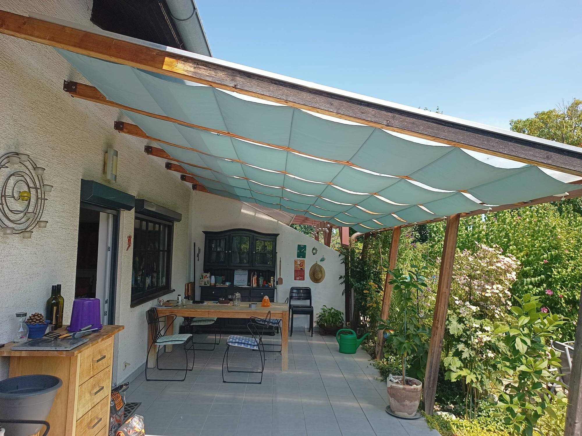 Slide, das Schienensegel als Sonnenschutz für Terrassenüberdachungen