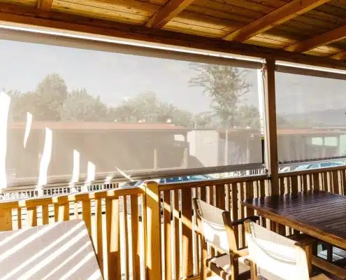 senkrechtmarkise reefroll als schutz gegen Blendung