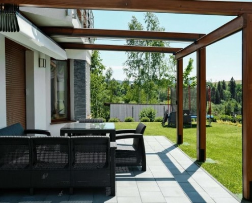 Palermo Holz1a Baldachinsonnensegel unter einer vorhandenen Pergola